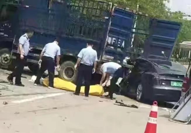 新澳门开奖结果记录历史和特斯拉追尾大货车与特斯拉追尾大货车怎么处理