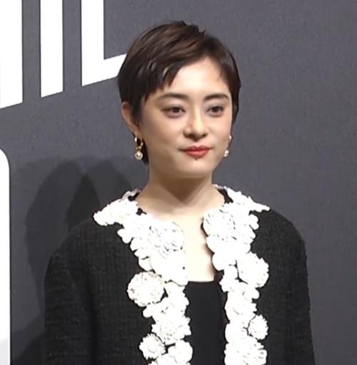 2025年天天开彩免费大全和孙俪唇下痣没了与孙俪嘴唇的痣