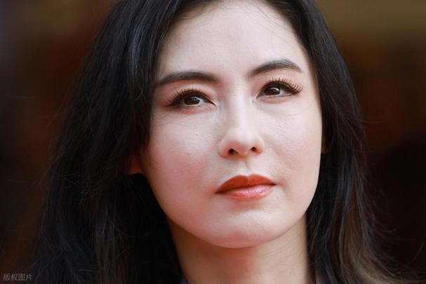 新2025澳门天天开好彩和张柏芝近照撞脸向太与张柏芝长得像谁