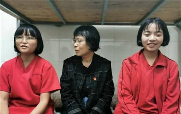 2025新澳门天天开奖免费和张桂梅的第15次送考与张桂梅连续11年送考从未缺席